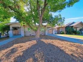 956-958 N Farris Ave in Fresno, CA - Building Photo