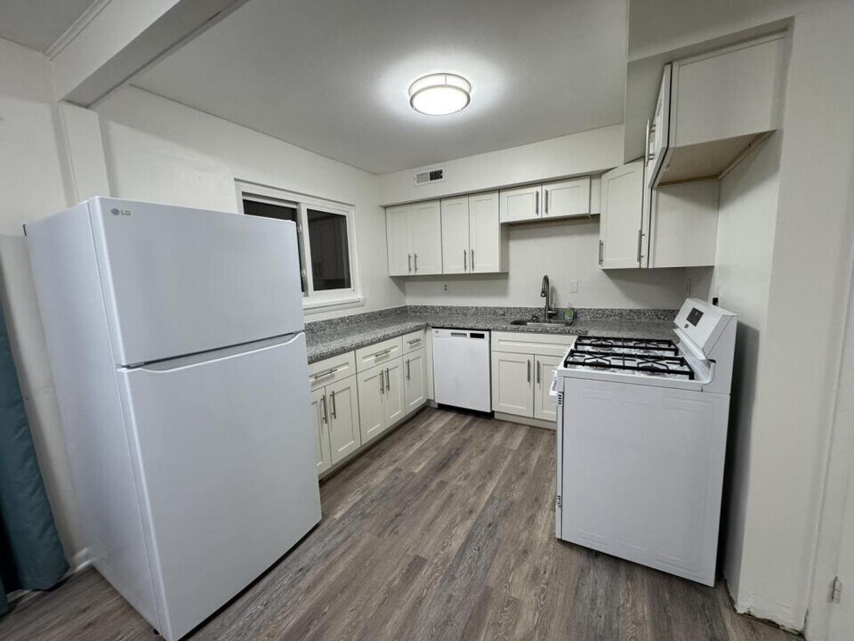 314 College Park Dr in Coraopolis, PA - Foto de edificio