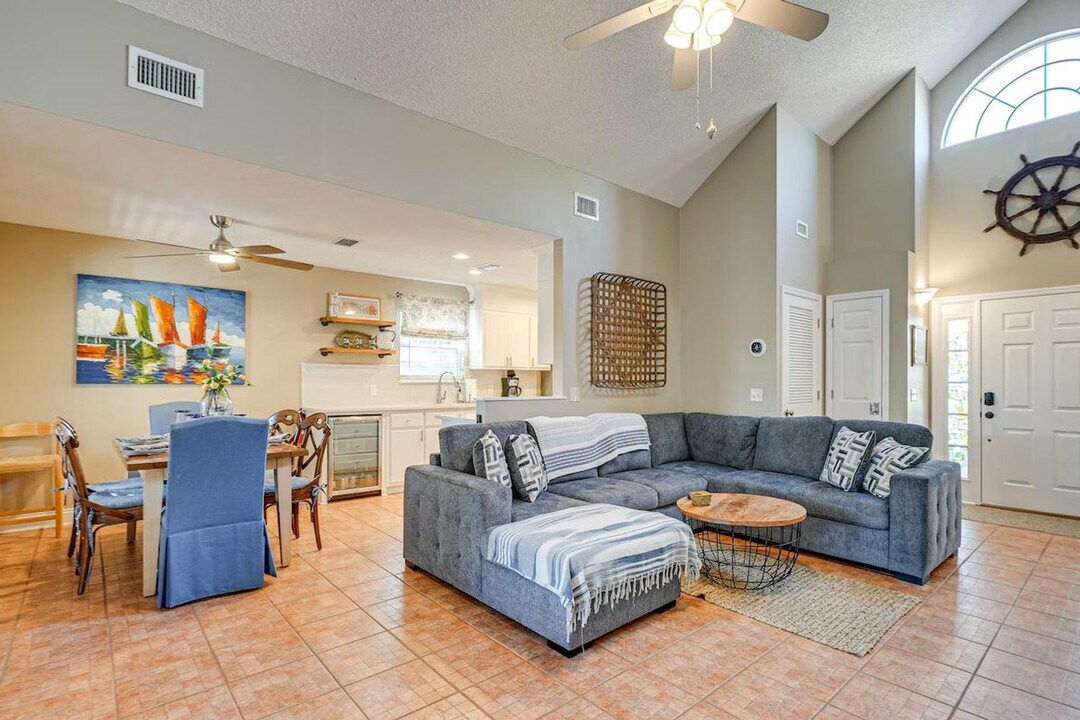 21405 Palm Ave in Panama City Beach, FL - Building Photo