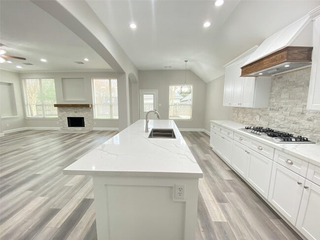 1905 Grand Willow Ln