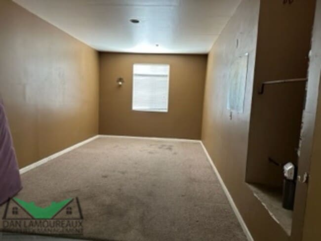 697 Bourn Dr in Woodland, CA - Foto de edificio - Building Photo