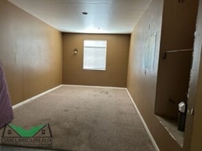 697 Bourn Dr in Woodland, CA - Building Photo - Building Photo