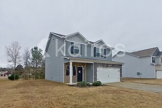 1056 Pilgrim Ln in Montevallo, AL - Foto de edificio - Building Photo