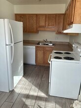 6103 Julie Kays Way, Unit 3 in Louisville, KY - Foto de edificio - Building Photo