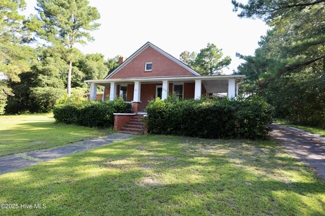 308 Summit St in Aberdeen, NC - Foto de edificio - Building Photo