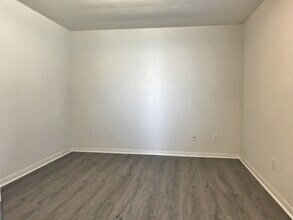 28831 Frio River Loop in Spring, TX - Foto de edificio - Building Photo