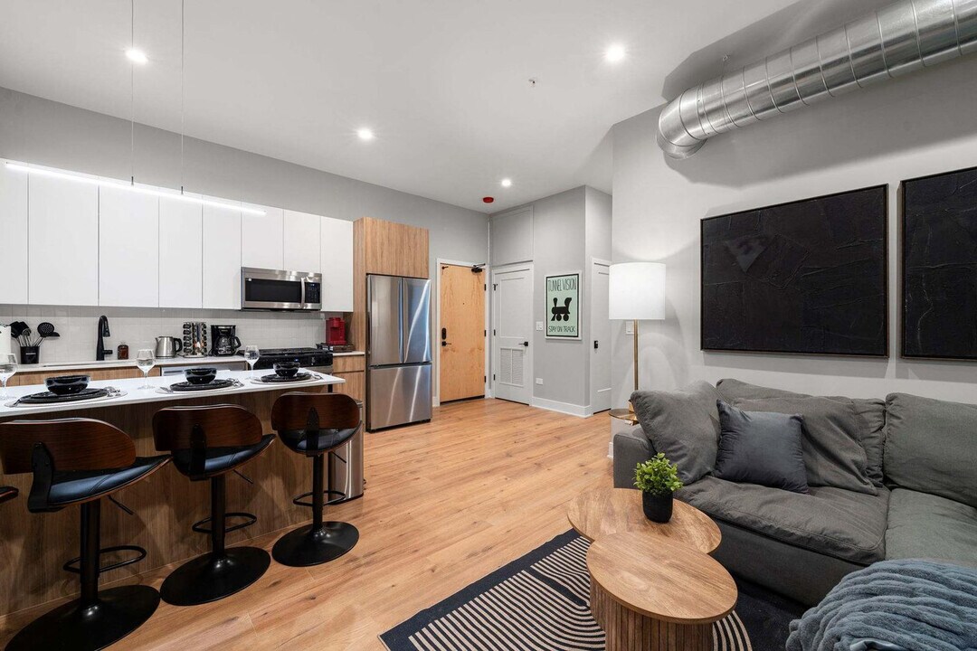 6044 N Winthrop Ave, Unit ID1359788P in Chicago, IL - Building Photo