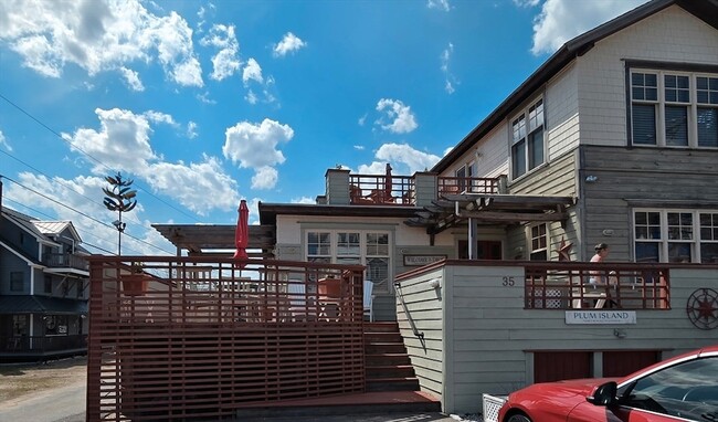 35 Northern Blvd in Newbury, MA - Foto de edificio - Building Photo