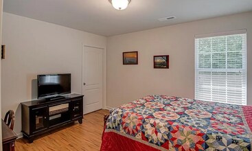 4548 River Gate Dr in Clemmons, NC - Building Photo - Building Photo