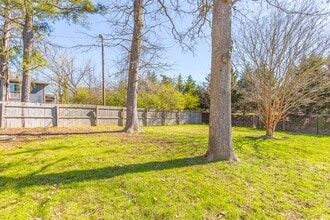 2806 Silverdale Rd in Chattanooga, TN - Building Photo - Building Photo
