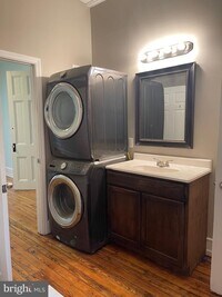 2253 N Sydenham St photo'