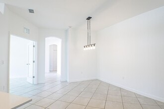 9074 Leatherwood Loop in Lehigh Acres, FL - Foto de edificio - Building Photo