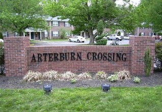 3327 Arterburn Ave in Louisville, KY - Foto de edificio - Building Photo