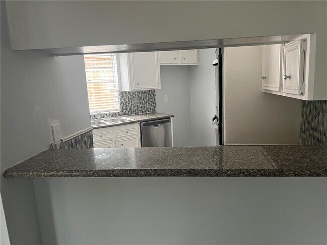 111 Kings Ct in Stafford, TX - Building Photo - Building Photo