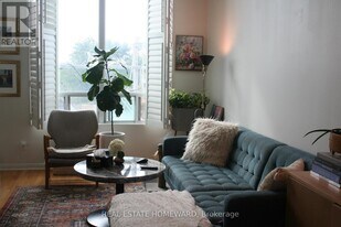 3391 Bloor St W in Toronto, ON - Building Photo