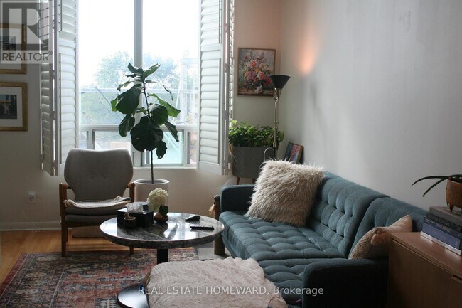 property at 3391 Bloor St W