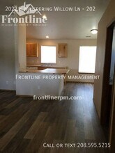 2022 E Whispering Willow Ln in Nampa, ID - Building Photo - Building Photo