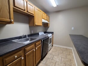 1910 Ree St in Chalmette, LA - Building Photo - Building Photo