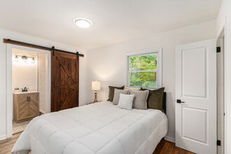 3181 Pennington Cir SW in Atlanta, GA - Foto de edificio - Building Photo