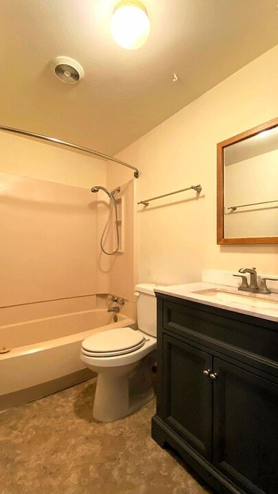 2014 Queen Anne Pl in Port Townsend, WA - Building Photo