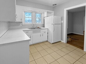 857 Lyon St NE in Grand Rapids, MI - Building Photo - Building Photo