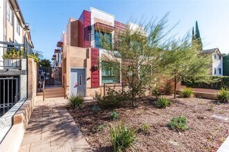 1212 Viola Ave, Unit 102 in Glendale, CA - Building Photo - Building Photo