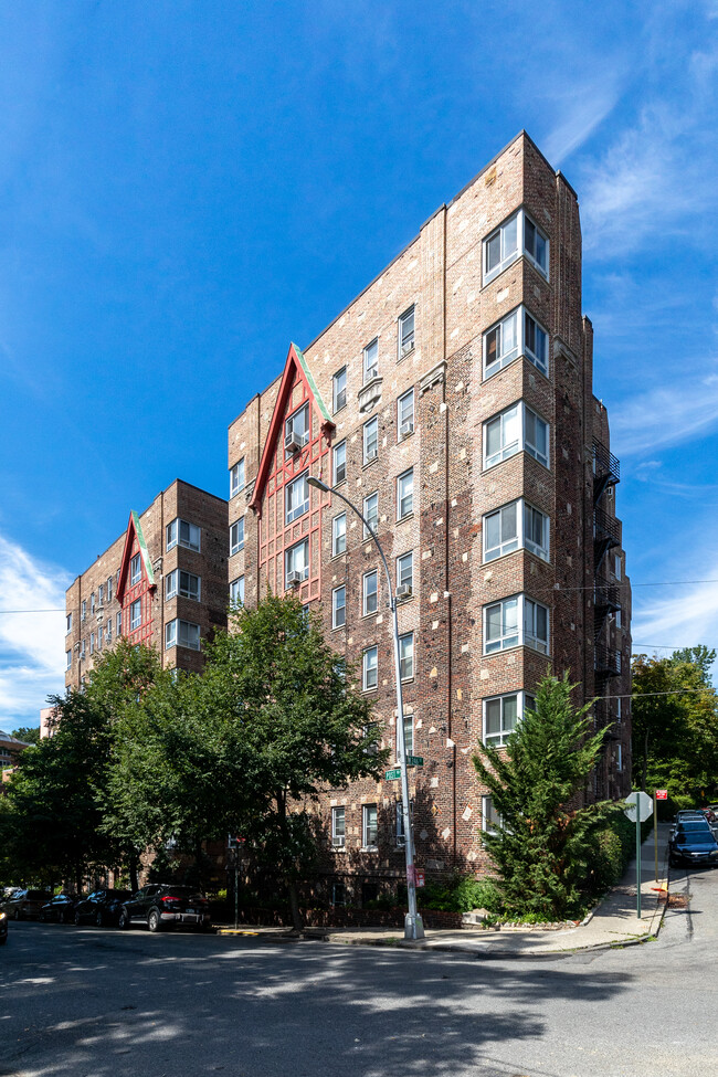 The Dorchester in Bronx, NY - Building Photo - Building Photo