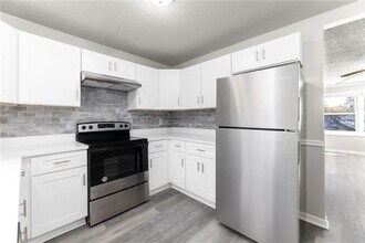 121 Mark Twain Cir in Athens, GA - Building Photo - Building Photo