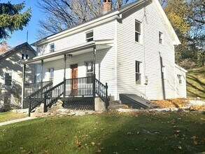 137 High St in Vernon, CT - Building Photo - Building Photo