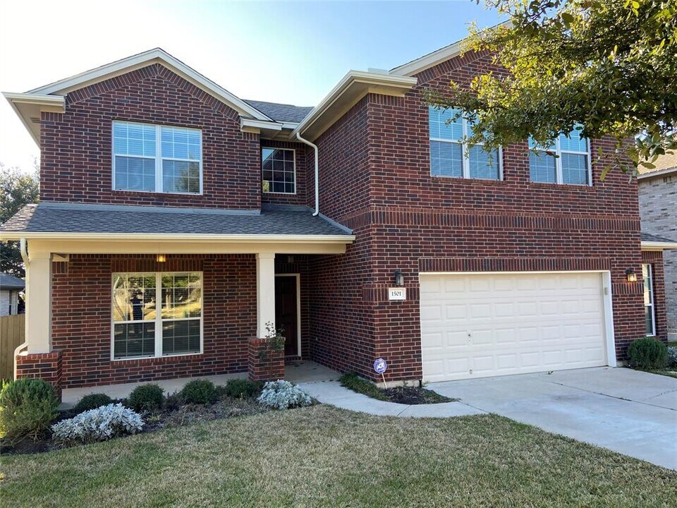 1501 Rimstone Dr in Cedar Park, TX - Building Photo