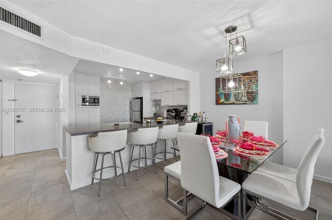 2851 NE 183rd St in Aventura, FL - Building Photo - Building Photo