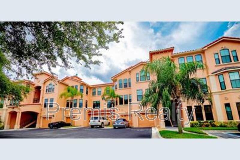 2721 Via Murano in Clearwater, FL - Building Photo