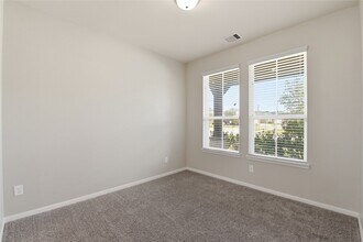 5102 Brookshire Pass Dr in Brookshire, TX - Foto de edificio - Building Photo