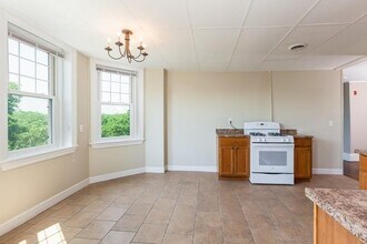 394 Riverway in Boston, MA - Building Photo - Building Photo