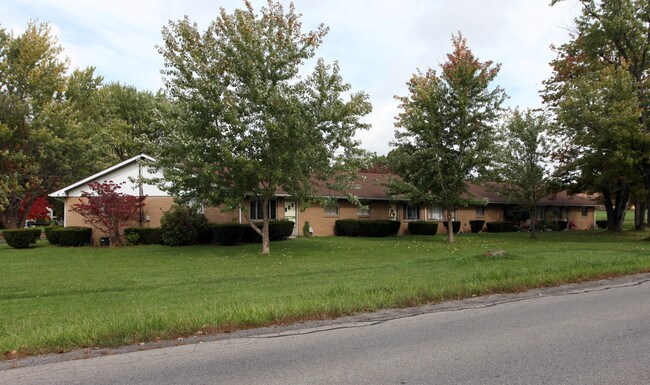 481-495 Charlotte Ave in Hermitage, PA - Foto de edificio - Building Photo