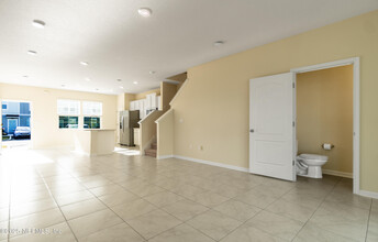 574 Running Wds St in Orange Park, FL - Building Photo - Building Photo