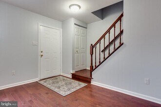 8602 Andrew Ellicott Ct in Ellicott City, MD - Building Photo - Building Photo