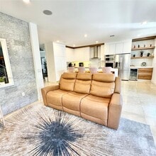 11229 NW 44th Terrace in Doral, FL - Building Photo - Building Photo