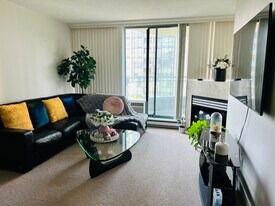 13383-13108 108 Ave in Surrey, BC - Building Photo