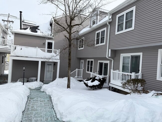 112 Lowell St in Peabody, MA - Foto de edificio - Building Photo