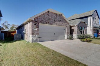 3410 Pat Mayse Dr in Farmersville, TX - Building Photo - Building Photo