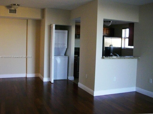 2600 SW 27th Ave, Unit 608 in Miami, FL - Building Photo - Building Photo