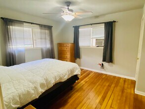 21 N Julian St in Naperville, IL - Building Photo - Building Photo