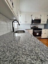 40 Bourne St in Bristol, RI - Building Photo - Building Photo