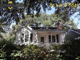 2146 Medway Rd in Charleston, SC - Building Photo