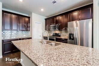 4606 Wild Flora Wy in Baytown, TX - Foto de edificio - Building Photo