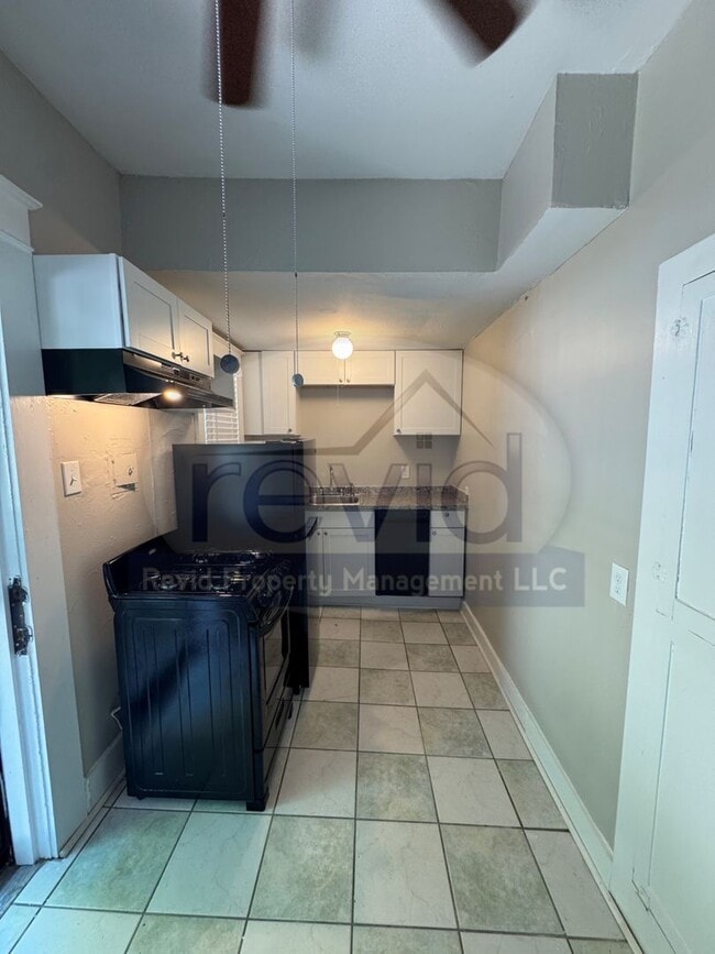 property at 1914 Felix Ave