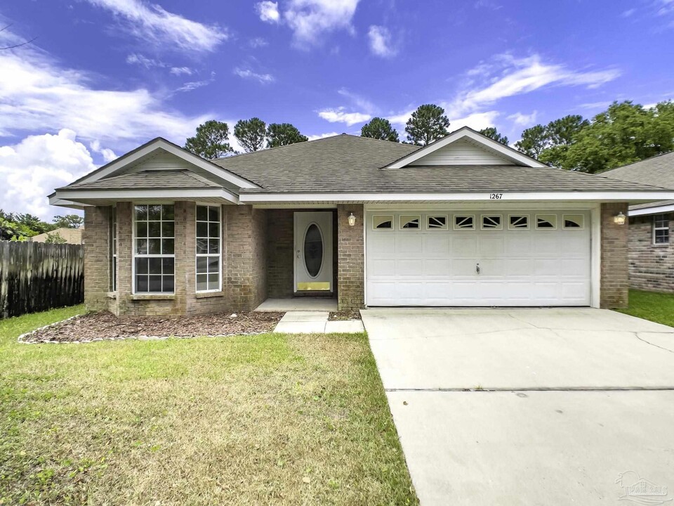 1267 Sterling Point Pl in Gulf Breeze, FL - Building Photo