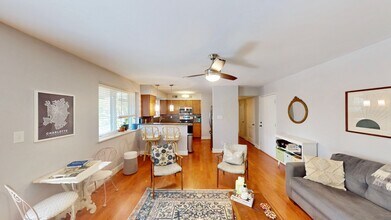 227 N Dotger Ave in Charlotte, NC - Foto de edificio - Building Photo