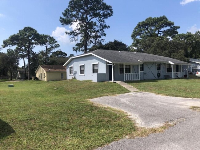 452 N Sams Point in Crystal River, FL - Building Photo - Building Photo